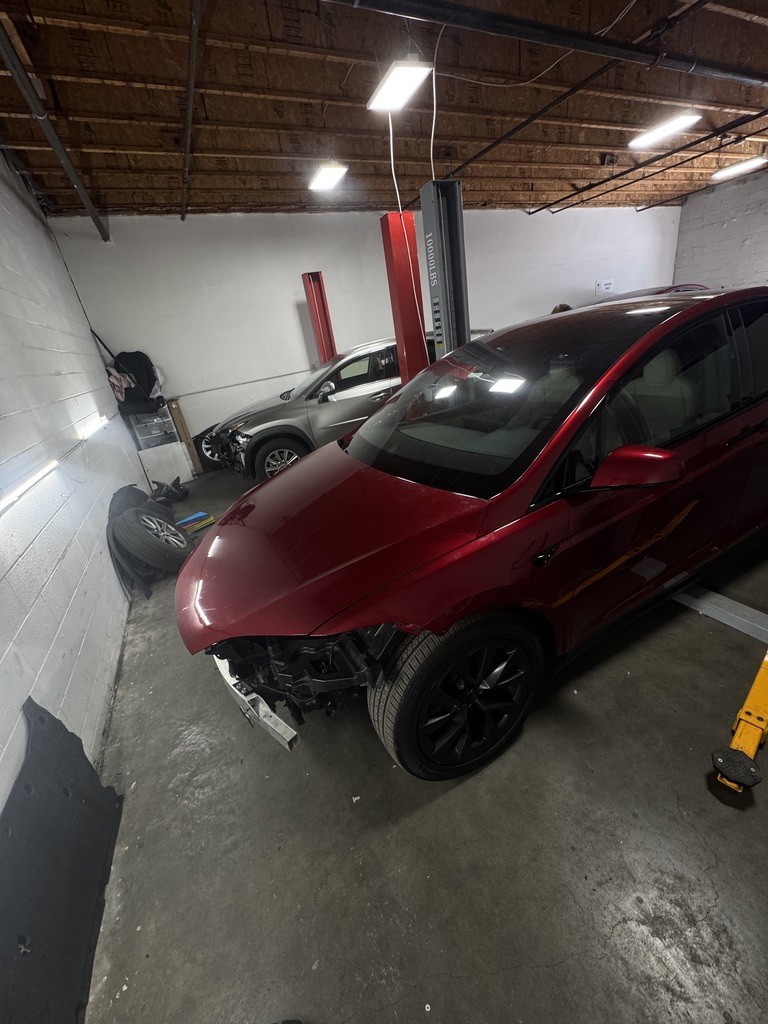 Vehicle in the workshop